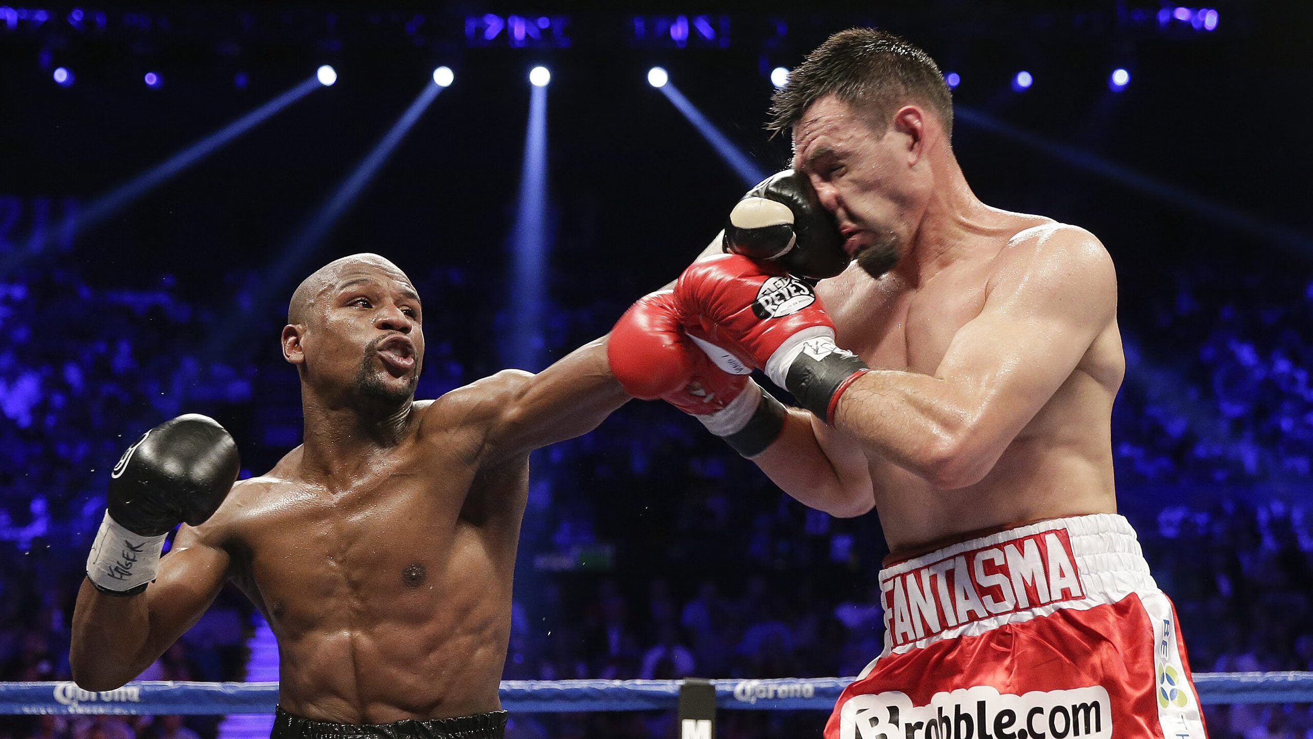 开云电竞-世界杯激情夜：精彩瞬间引爆全场！，世界杯锦集视频